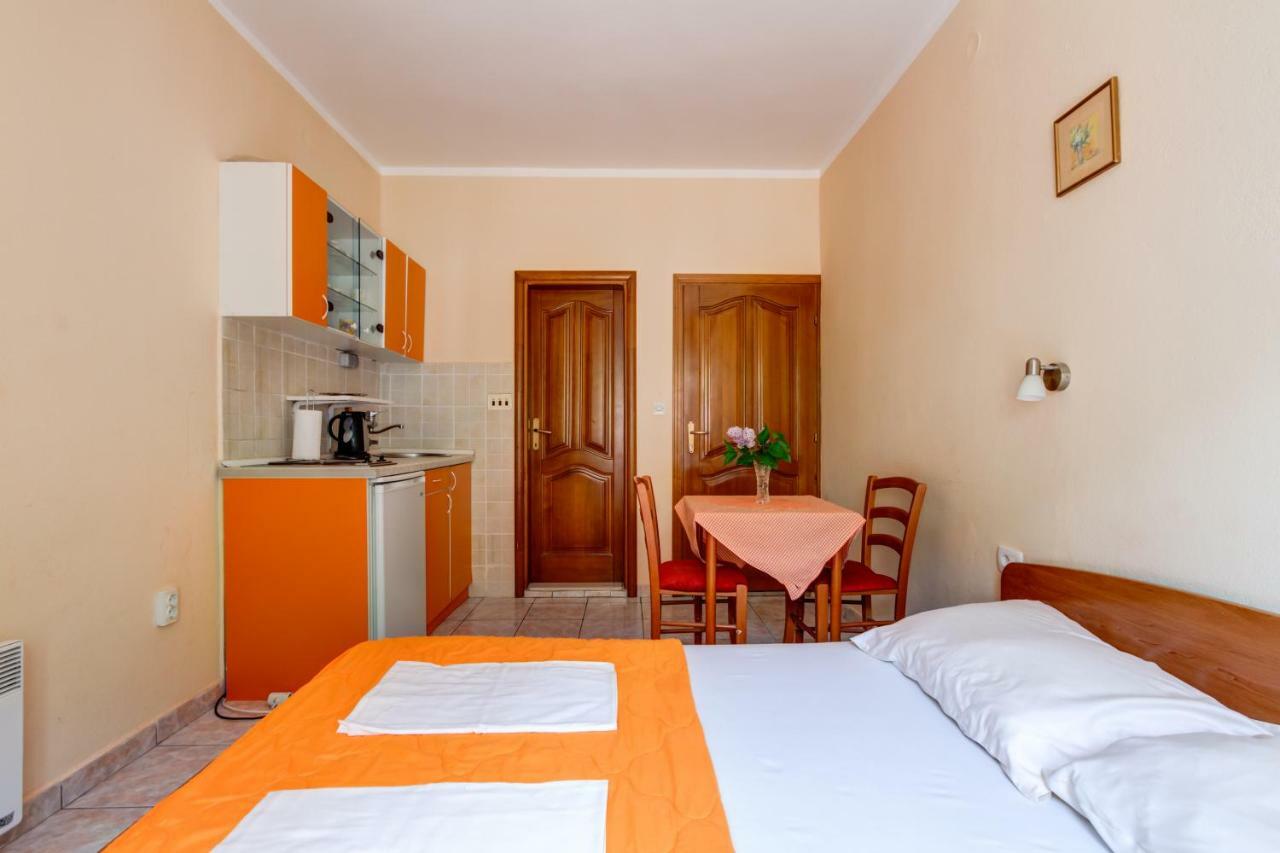 Apartmani Vesna Tivat Luaran gambar